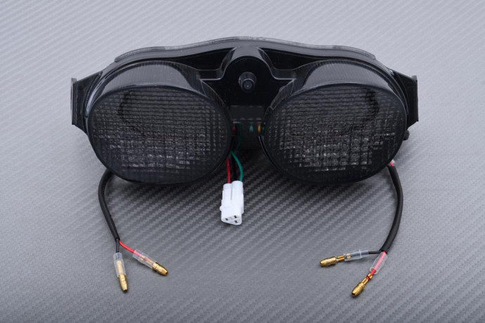 Piloto trasero LED "Plug & Play" con intermitentes integrados YAMAHA YZF R6 / XJR 1300 2001 - 2014 Piloto trasero LED "Plug & Play" con intermitentes integrados YAMAHA YZF R6 / XJR 1300 2001 - 2014
