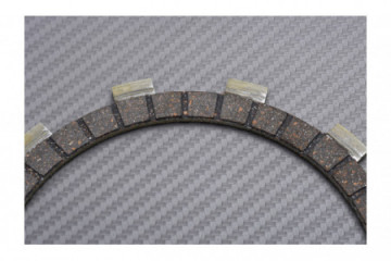 Kit Disques Embrayage garnis type origine CK EBC YAMAHA YZF R6 / FZR 750 / TRX / TDM 850 / 900 1989 - 2023 REF: CK2318 Kit Disques Embrayage garnis type origine CK EBC YAMAHA YZF R6 / FZR 750 / TRX / TDM 850 / 900 1989 - 2023 REF: CK2318