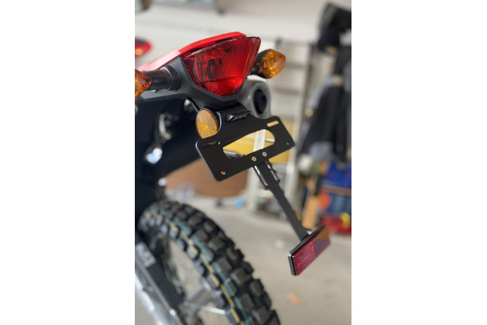 Support de plaque spécifique AVDB HONDA CRF 300 L / RALLY 2021 - 2024 Support de plaque spécifique AVDB HONDA CRF 300 L / RALLY 2021 - 2024