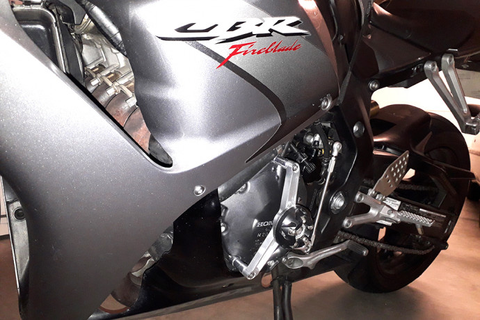 Engine Cover Crash Pad HONDA CB1000R / CBR 1000RR 2006 - 2017 Engine Cover Crash Pad HONDA CB1000R / CBR 1000RR 2006 - 2017