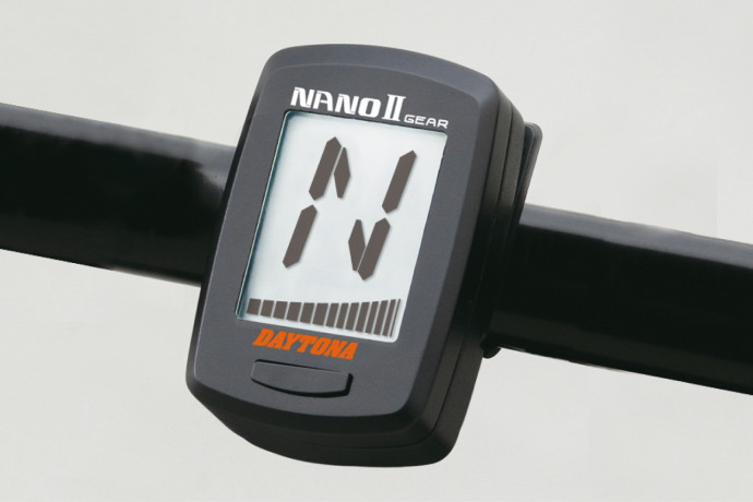 Anzeige des eingelegten Gangs mit Anzeige der Motordrehzahl DAYTONA NANO II Anzeige des eingelegten Gangs mit Anzeige der Motordrehzahl DAYTONA NANO II