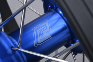 Cerchio posteriore 17'' Supermoto YAMAHA YZF 250 / 450 2009 - 2013 (4,25 x 17) Cerchio posteriore 17'' Supermoto YAMAHA YZF 250 / 450 2009 - 2013 (4,25 x 17)