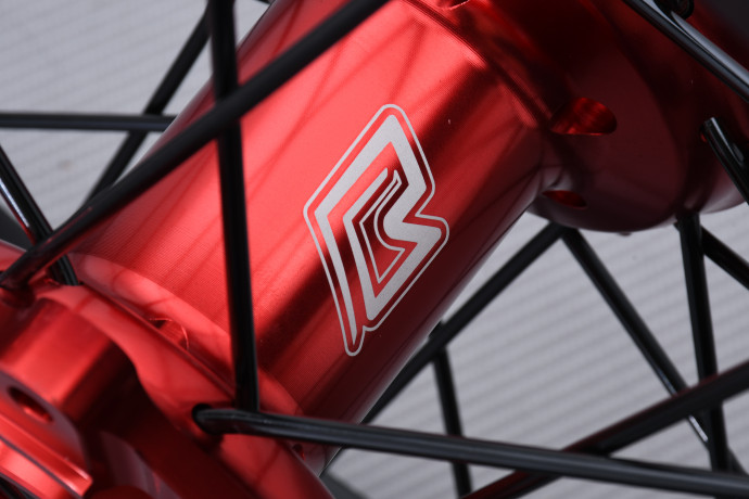 Cerchio Posteriore 18'' Off Road / Enduro HONDA CRF 250 / 450 R / RX 2013 - 2024 (2,15 x 18) Cerchio Posteriore 18'' Off Road / Enduro HONDA CRF 250 / 450 R / RX 2013 - 2024 (2,15 x 18)