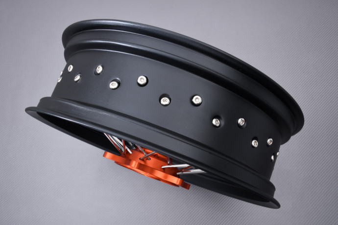 Cerchio posteriore 17'' Supermoto GASGAS MCF / MC 125 / 250 / 350 / 450 2021 - 2023 (5 x 17) Cerchio posteriore 17'' Supermoto GASGAS MCF / MC 125 / 250 / 350 / 450 2021 - 2023 (5 x 17)