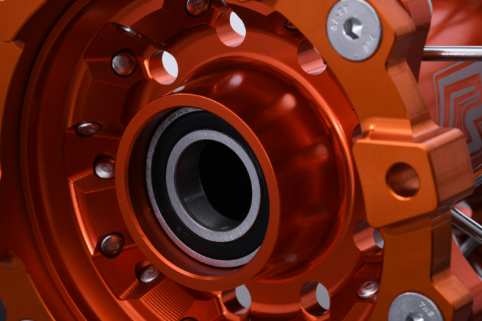 Llanta Trasera 17'' Supermoto KTM SUPERMOTO / SMC 690 R 2007 - 2013 (5 x 17) Llanta Trasera 17'' Supermoto KTM SUPERMOTO / SMC 690 R 2007 - 2013 (5 x 17)