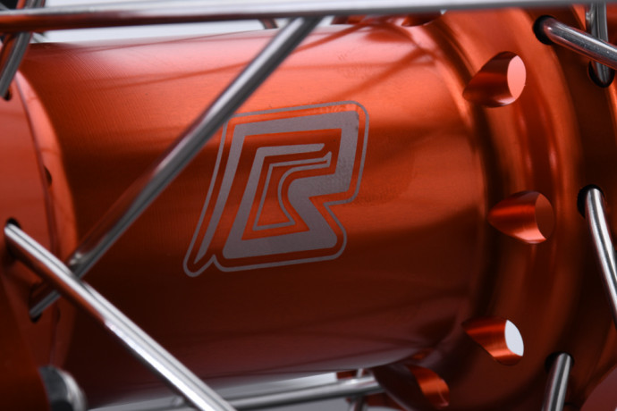 Llanta Trasera 17'' Supermoto KTM SUPERMOTO / SMC 690 R 2007 - 2013 (5 x 17) Llanta Trasera 17'' Supermoto KTM SUPERMOTO / SMC 690 R 2007 - 2013 (5 x 17)