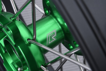 Paire de Jantes Avant Arrière 17 / 17 Supermotard KAWASAKI KX 250 / 450 X 2021 - 2024 Paire de Jantes Avant Arrière 17 / 17 Supermotard KAWASAKI KX 250 / 450 X 2021 - 2024