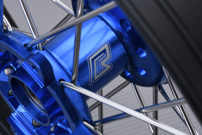 Paire de Jantes Avant Arrière 17'' / 17'' Supermotard YAMAHA YZF 250 / 450 2014 - 2023 Paire de Jantes Avant Arrière 17'' / 17'' Supermotard YAMAHA YZF 250 / 450 2014 - 2023