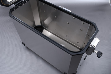 Paire de Valises latérales 78L en aluminium + kits de fixations spécifique HONDA AFRICA TWIN CRF 1000 2016 - 2017 Paire de Valises latérales 78L en aluminium + kits de fixations spécifique HONDA AFRICA TWIN CRF 1000 2016 - 2017