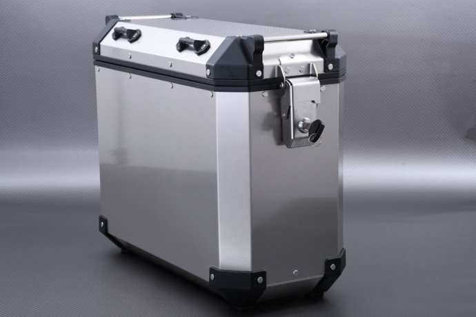 Pair of aluminium 78L side luggage + specific fixing kits KTM SUPER ADVENTURE / ADVENTURE 1050 / 1090 / 1190 / 1290 2013 - 2020 Pair of aluminium 78L side luggage + specific fixing kits KTM SUPER ADVENTURE / ADVENTURE 1050 / 1090 / 1190 / 1290 2013 - 2020