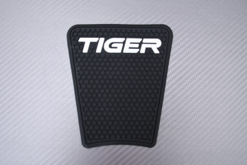 Coppia Protezioni laterali antiscivolo serbatoio TRIUMPH TIGER 900 / RALLY / GT / PRO 2020 - 2023 Coppia Protezioni laterali antiscivolo serbatoio TRIUMPH TIGER 900 / RALLY / GT / PRO 2020 - 2023