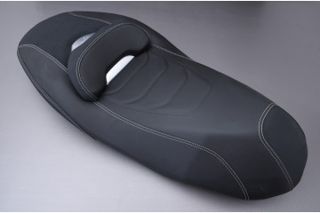 Asiento personalizado específico YAMAHA XMAX 125 / 250 / 300 / 400 2018 - 2022