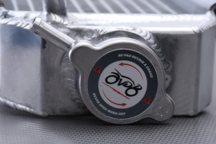Coppia di radiatori dell'acqua da racing rinforzati AVDB YAMAHA YZF / WRF 450 2003 - 2006 Coppia di radiatori dell'acqua da racing rinforzati AVDB YAMAHA YZF / WRF 450 2003 - 2006