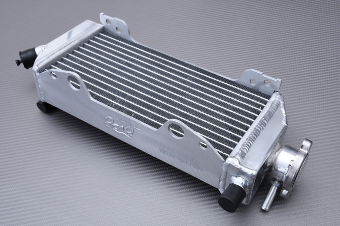 Paire de Radiateurs Eau Racing Renforcés AVDB SUZUKI RM 125 1996 - 2000 Paire de Radiateurs Eau Racing Renforcés AVDB SUZUKI RM 125 1996 - 2000