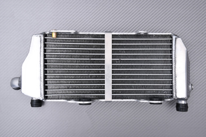 Paire de Radiateurs Eau Racing Ultra-Renforcés AVDB BETA RX / RR 125 / 200 / 250 / 300 2T / RACING 2024 - X Paire de Radiateurs Eau Racing Ultra-Renforcés AVDB BETA RX / RR 125 / 200 / 250 / 300 2T / RACING 2024 - X