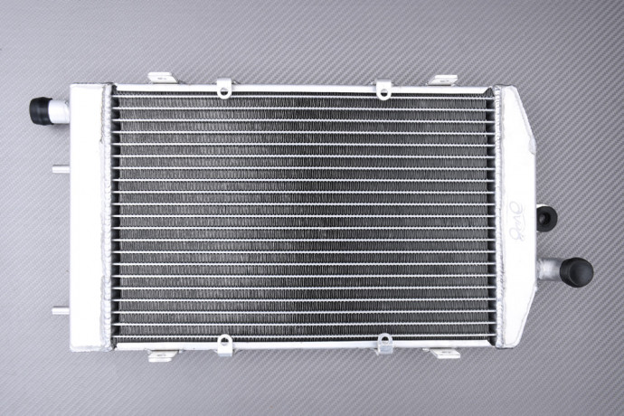 Radiador AVDB KAWASAKI VULCAN 1700 CLASSIC / NOMAD / VOYAGER / VAQUERO 2009 - 2023 Radiador AVDB KAWASAKI VULCAN 1700 CLASSIC / NOMAD / VOYAGER / VAQUERO 2009 - 2023