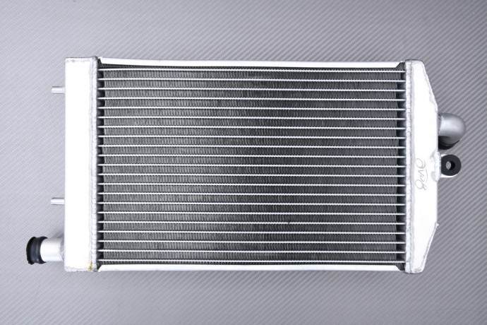 Radiador AVDB KAWASAKI VULCAN 1700 VOYAGER 2012 - 2024 Radiador AVDB KAWASAKI VULCAN 1700 VOYAGER 2012 - 2024