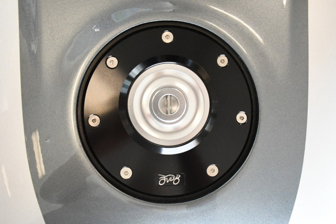 Trappe à essence 1/4 de tour ouverture à clé APRILIA RSV4 / RSV 1000 / TUONO Trappe à essence 1/4 de tour ouverture à clé APRILIA RSV4 / RSV 1000 / TUONO