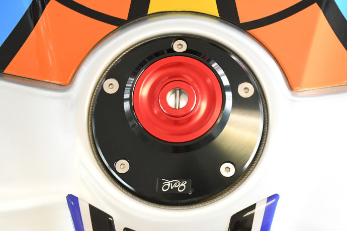 Tankklappe 1/4 Drehung mit Schlüsselöffnung HONDA Tankklappe 1/4 Drehung mit Schlüsselöffnung HONDA