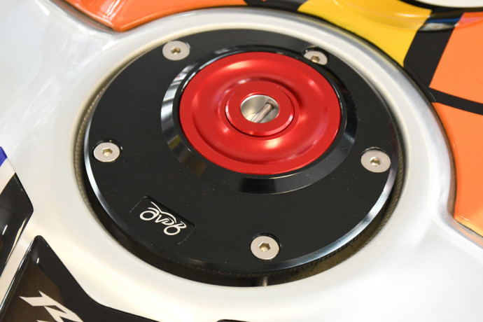 Tankklappe 1/4 Drehung mit Schlüsselöffnung HONDA Tankklappe 1/4 Drehung mit Schlüsselöffnung HONDA