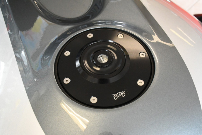 Tappo serbatoio 1/4 di giro apertura a chiave MV AGUSTA Tappo serbatoio 1/4 di giro apertura a chiave MV AGUSTA