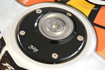 1/4 Quick release petrol cap with key TRIUMPH 1/4 Quick release petrol cap with key TRIUMPH