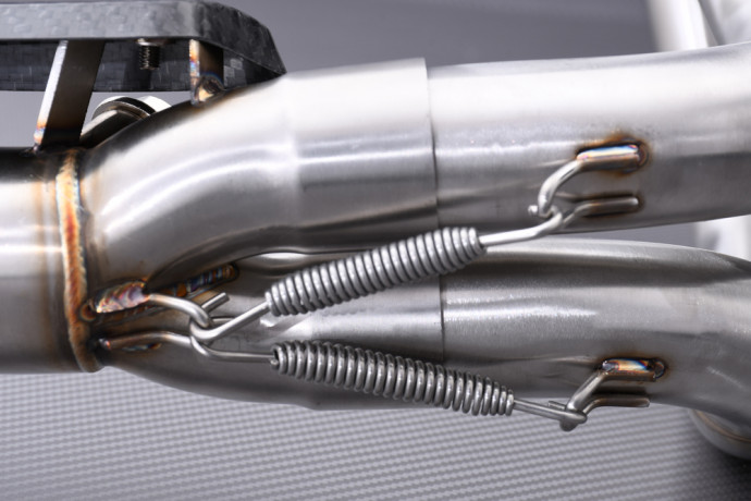 Full exhaust system BMW F900R / F900XR 2020 - 2024 Full exhaust system BMW F900R / F900XR 2020 - 2024