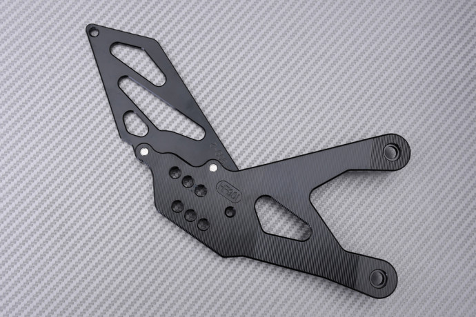 Estriberas Retrasadas AVDB RACE VERSION YAMAHA YZF R1 / R1M 2015 - 2024