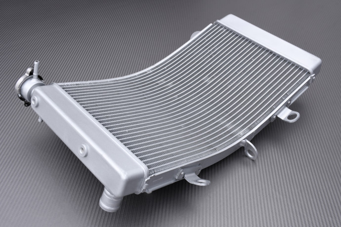 Radiator SUZUKI GSXR HAYABUSA 1300 / 1340 2021 - 2024 Radiator SUZUKI GSXR HAYABUSA 1300 / 1340 2021 - 2024