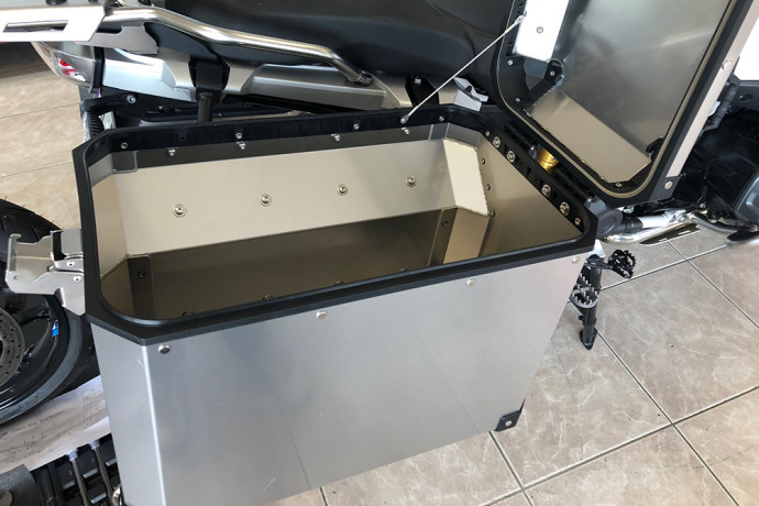 Pareja de Maletas laterales 78L en aluminio + kits de fijaciones específicas BMW R1200GS / R1250GS / ADVENTURE 2013 - 2023