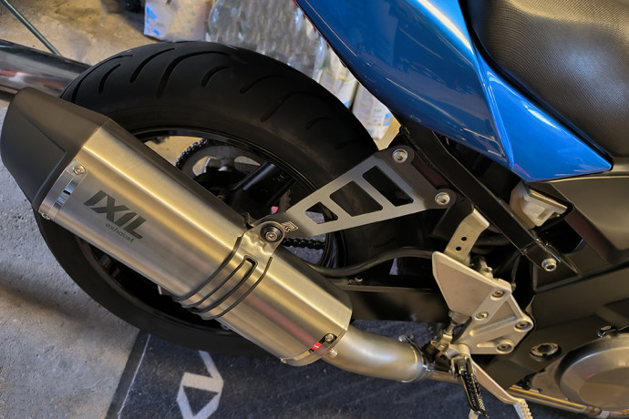 Patte de Fixation en acier AVDB pour échappement SUZUKI SV / SVS 650 / 1000 2003 - 2012