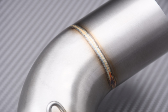 Conexion / Mid Pipe con decatalizador específico para BMW F900R / F900XR 2020 - 2024