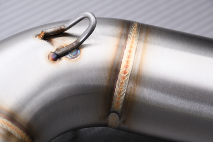 Zwischenrohr / Mittelrohr mit Entkatalysator für Auspuffanlage BENELLI TRK 502 2016 - 2019 Zwischenrohr / Mittelrohr mit Entkatalysator für Auspuffanlage BENELLI TRK 502 2016 - 2019