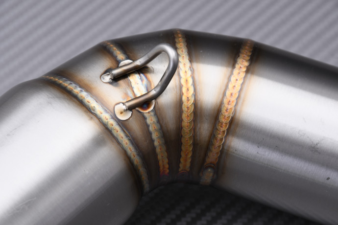 Tube intermédiaire / Mid Pipe pour échappement SUZUKI VSTROM 1050 / XT / DE / SE 2020 - 2024 Tube intermédiaire / Mid Pipe pour échappement SUZUKI VSTROM 1050 / XT / DE / SE 2020 - 2024