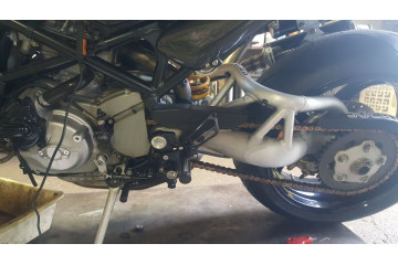 Platines Commandes Reculées nombreuses DUCATI MONSTER Platines Commandes Reculées nombreuses DUCATI MONSTER