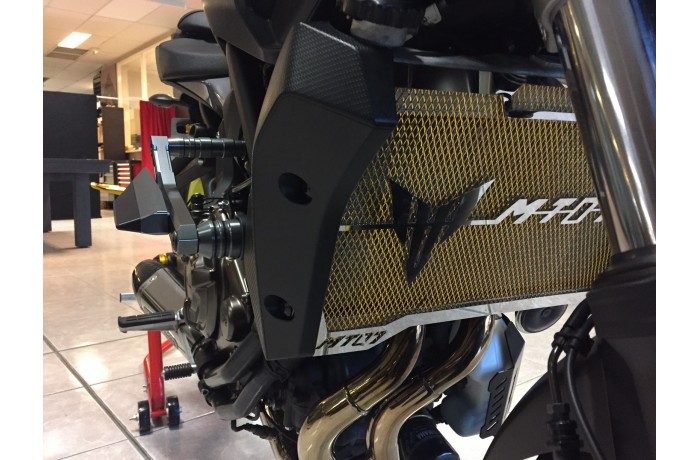 Kühlergrill- Abdeckung YAMAHA MT07 / MT07 TRACER / XSR 700 / XTZ 700 2014 - 2023 Kühlergrill- Abdeckung YAMAHA MT07 / MT07 TRACER / XSR 700 / XTZ 700 2014 - 2023