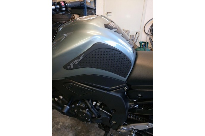 Grip Adhésif Réservoir Yamaha FAZER 1000 & FZ1 2006 - 2015 Grip Adhésif Réservoir Yamaha FAZER 1000 & FZ1 2006 - 2015