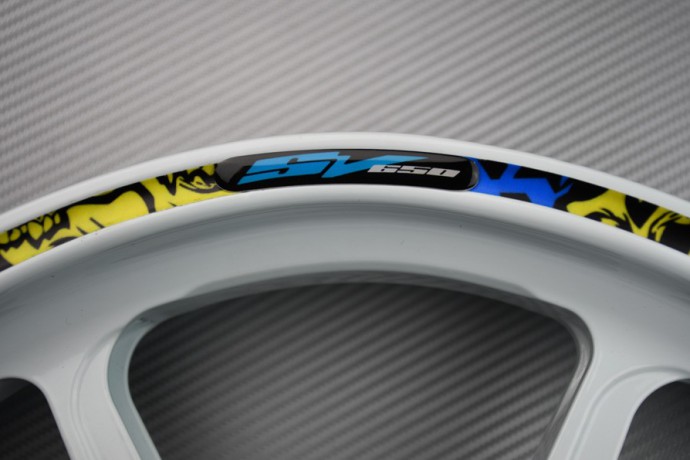 Stickers bord de jantes SUZUKI - Logo SV 650 Stickers bord de jantes SUZUKI - Logo SV 650