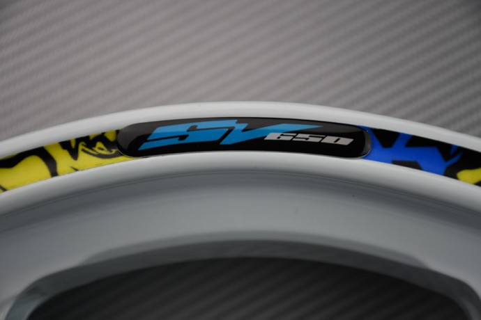 Stickers bord de jantes SUZUKI - Logo SV 650 Stickers bord de jantes SUZUKI - Logo SV 650