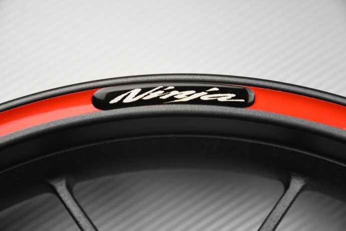 Motorrad Felgenrandaufkleber KAWASAKI - Logo NINJA Motorrad Felgenrandaufkleber KAWASAKI - Logo NINJA