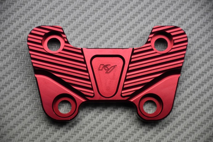 Attacco manubrio / Riser anodizzato per Ducati Monster 696 / 796 Attacco manubrio / Riser anodizzato per Ducati Monster 696 / 796