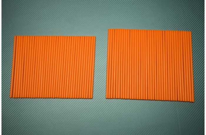 KOMPLETTER SATZ FARBIGER UND UNIVERSALER SPEICHEN-COVER KOMPLETTER SATZ FARBIGER UND UNIVERSALER SPEICHEN-COVER