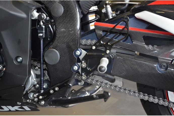 Fussrastenanlage SUZUKI HAYABUSA GSXR 1300 1999 - 2007